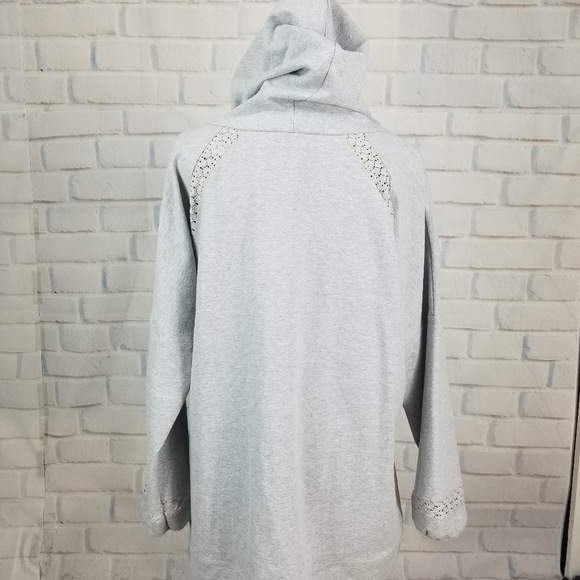 Weekend size 1x long sleeve hoodie lace inset - Picture 10 of 10